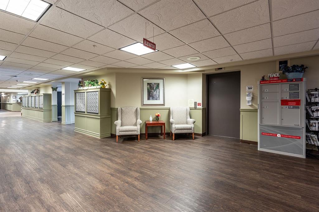 1595 Southview Drive SE Unit: 215