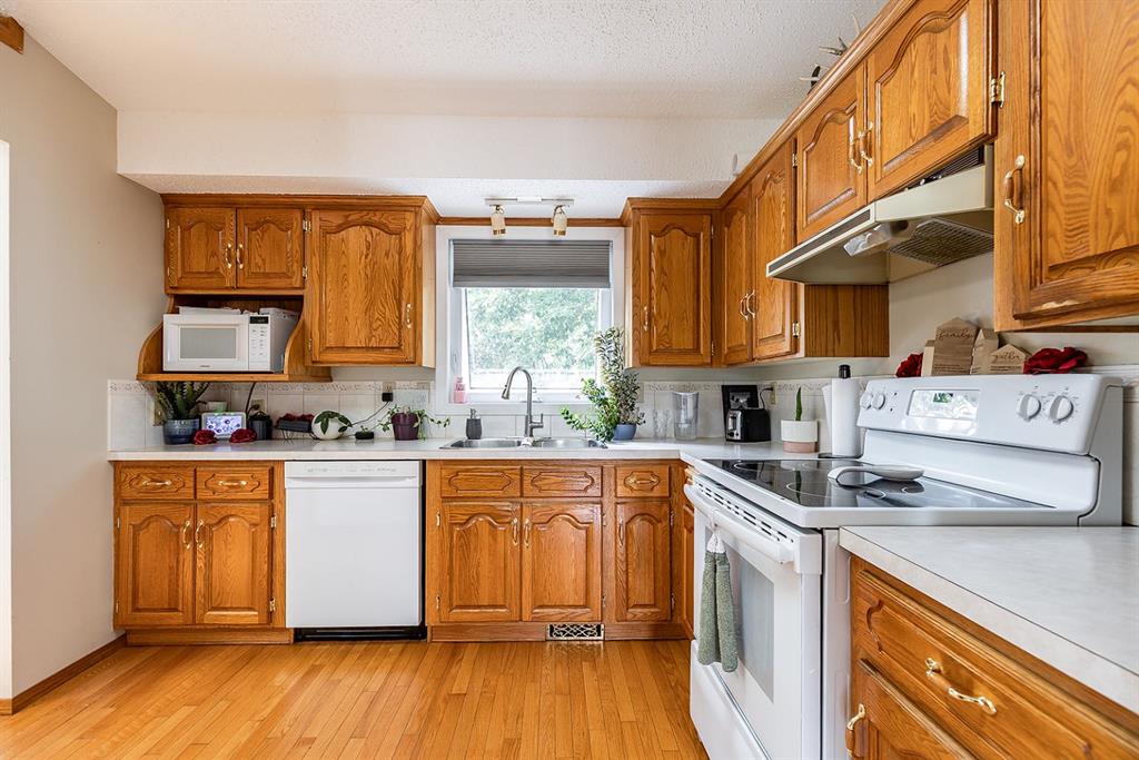 253 Sprague Way SE