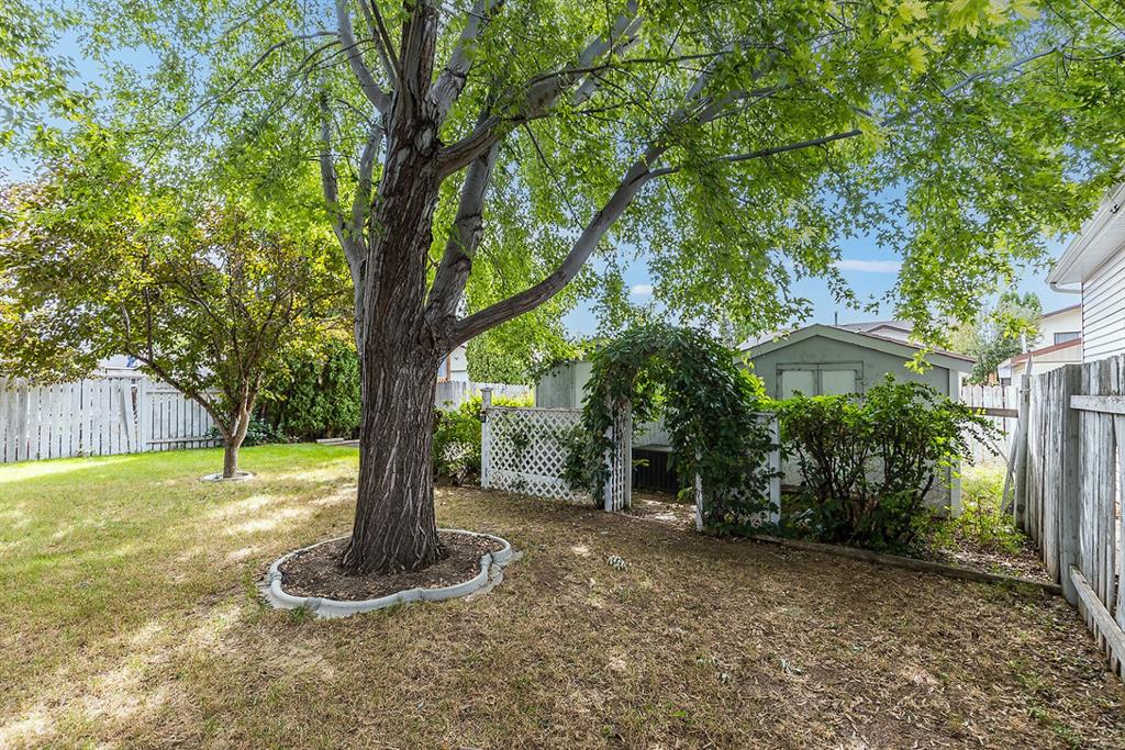 253 Sprague Way SE