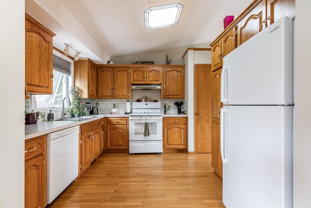 253 Sprague Way SE