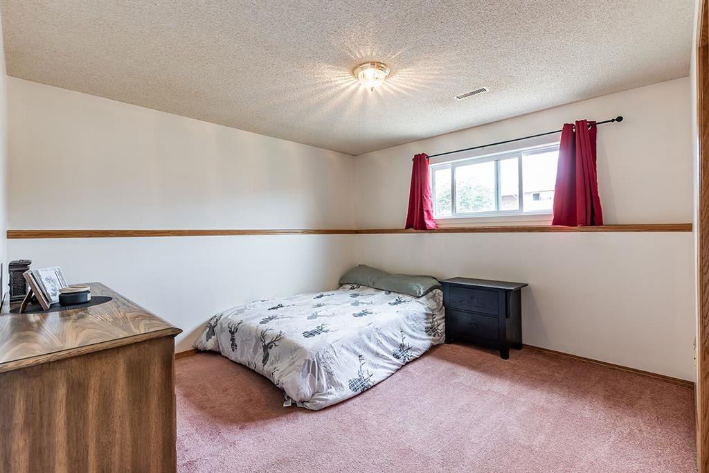 253 Sprague Way SE