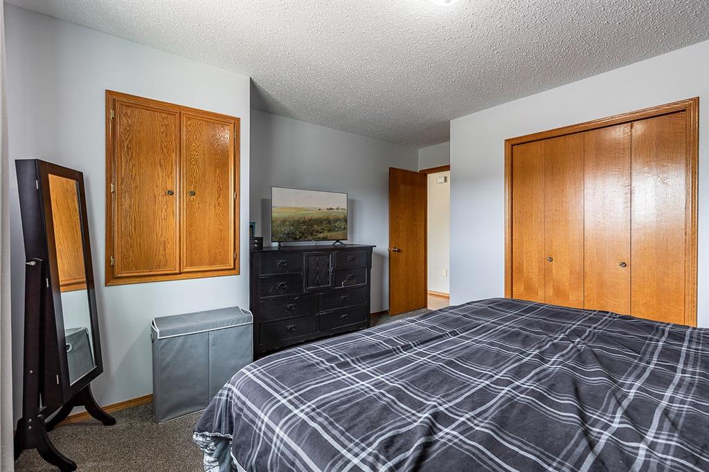 253 Sprague Way SE