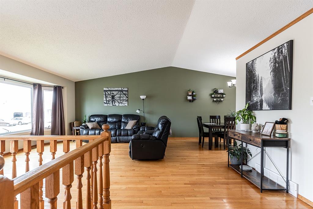 253 Sprague Way SE
