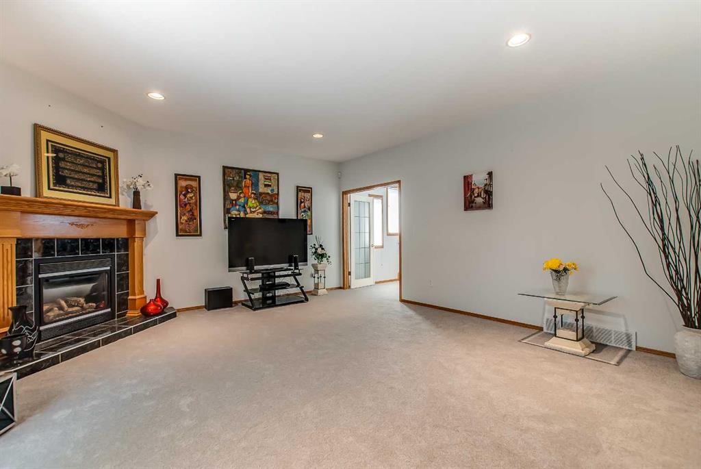 23 Chinook Place SW