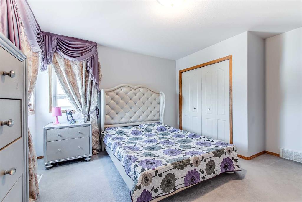 23 Chinook Place SW