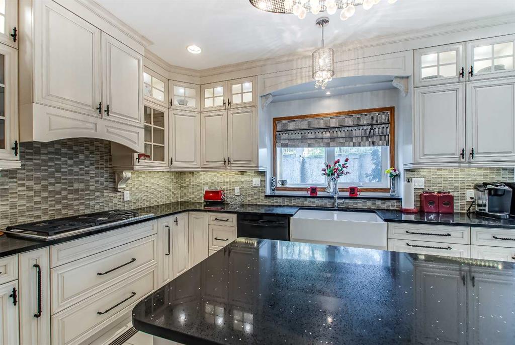 23 Chinook Place SW