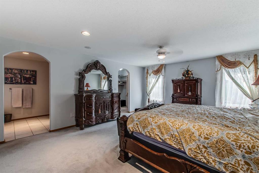 23 Chinook Place SW