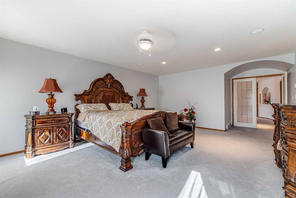 23 Chinook Place SW