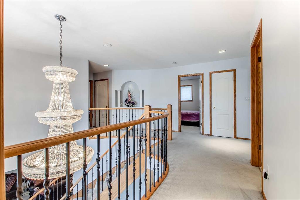 23 Chinook Place SW