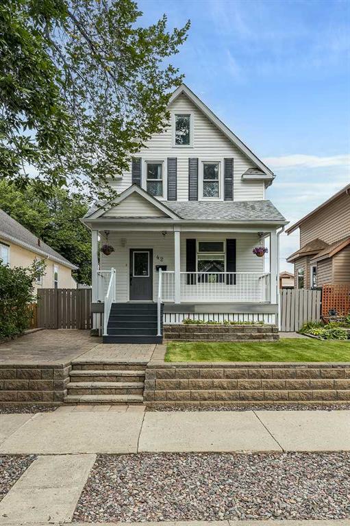 42 4 Street SE