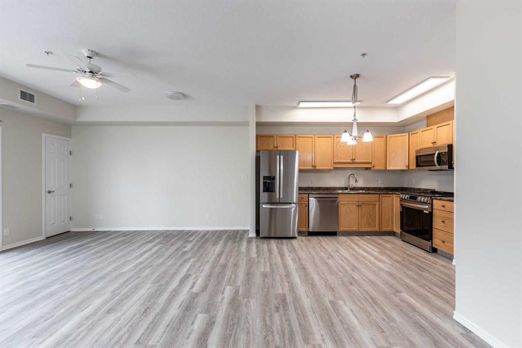105 Main Street S Unit: 102
