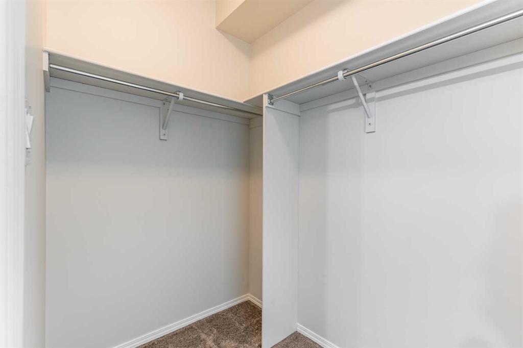 105 Main Street S Unit: 102