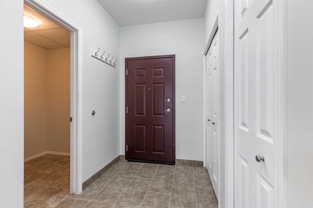 105 Main Street S Unit: 102