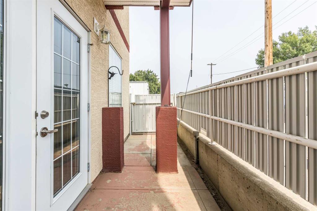 105 Main Street S Unit: 102