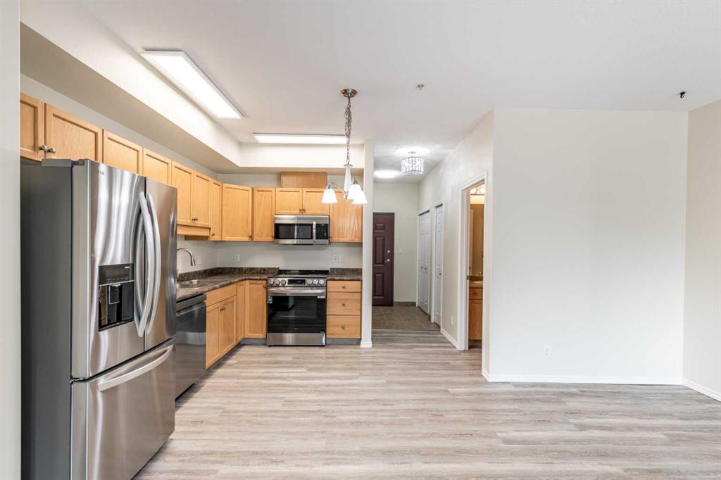 105 Main Street S Unit: 102