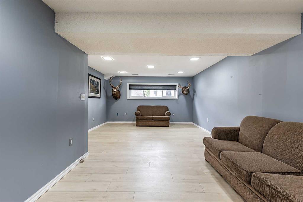 15 Ross Haven Avenue SE