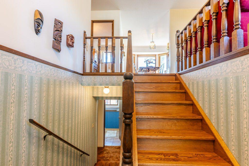 17 Iris Court SE