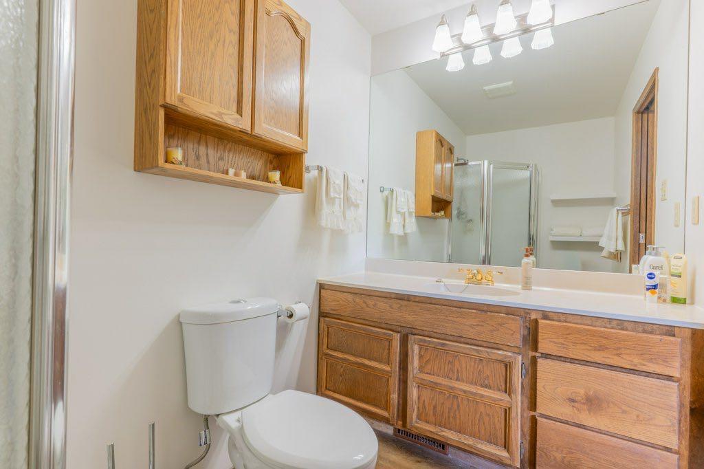 17 Iris Court SE