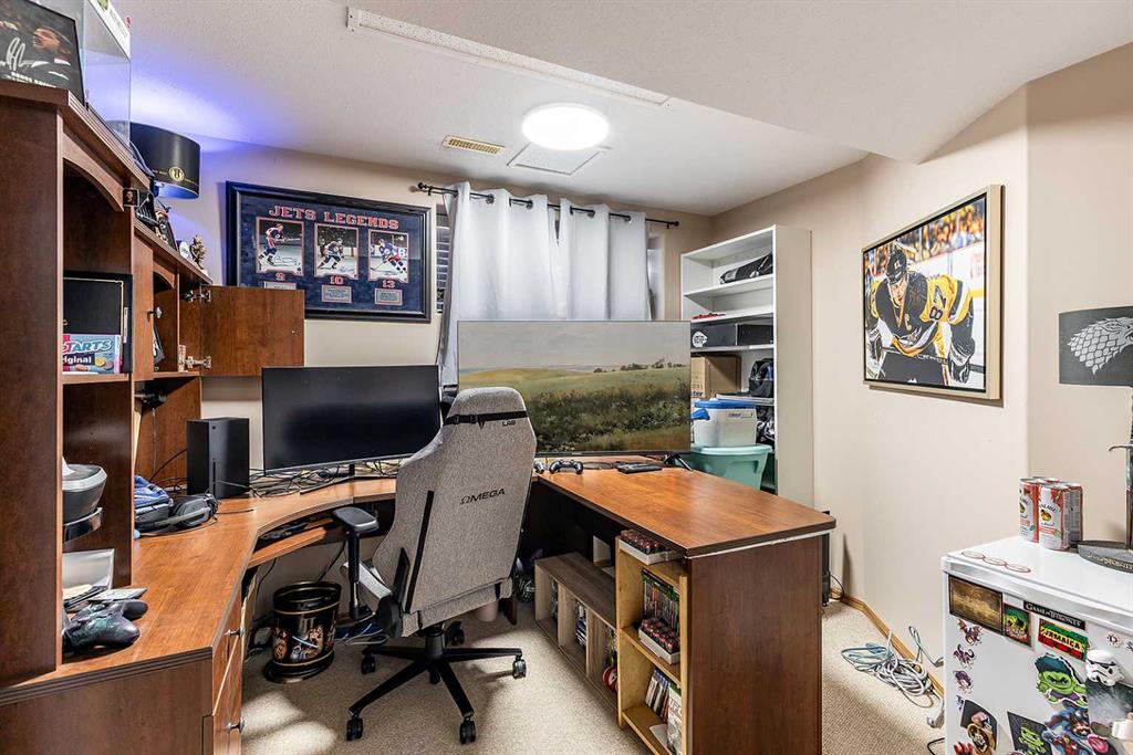 115 3 Street NE Unit: 1