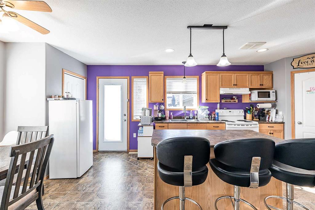 115 3 Street NE Unit: 1