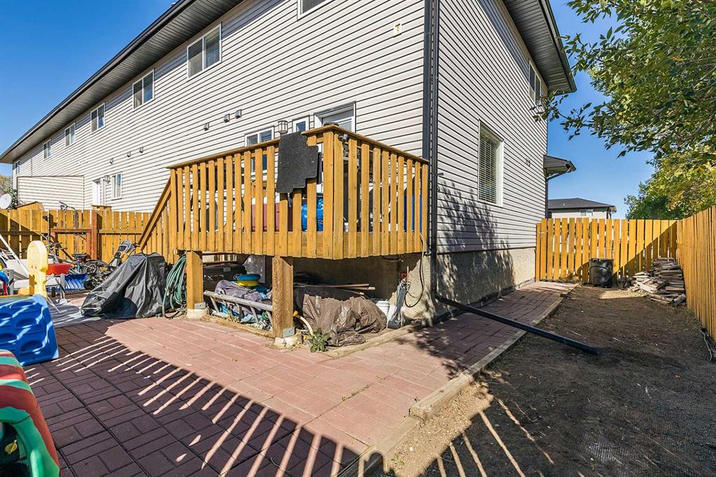115 3 Street NE Unit: 1