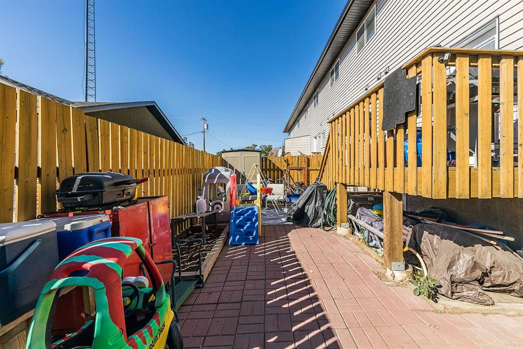 115 3 Street NE Unit: 1