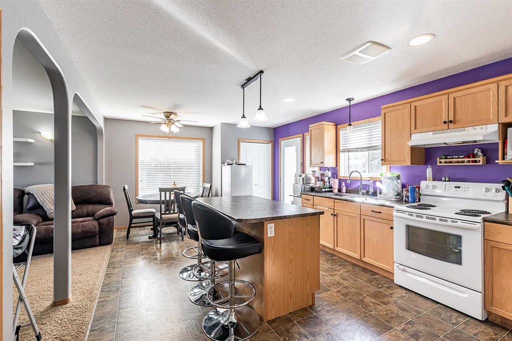 115 3 Street NE Unit: 1