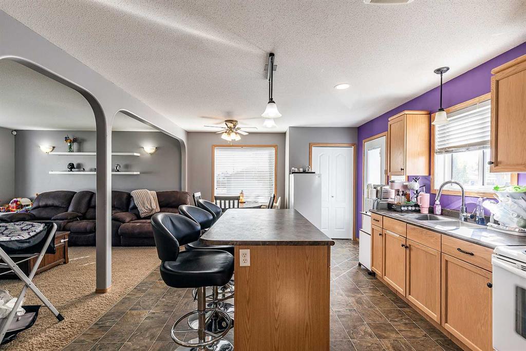 115 3 Street NE Unit: 1