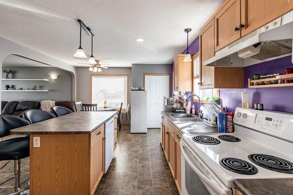 115 3 Street NE Unit: 1