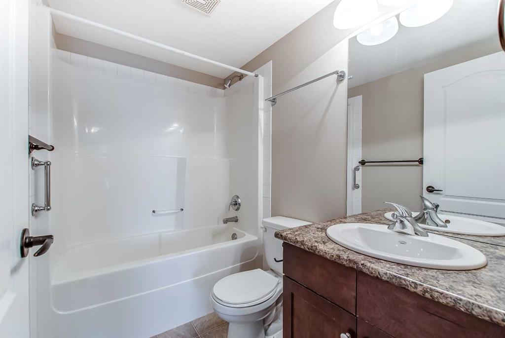 298 Somerset Way SE Unit: 32