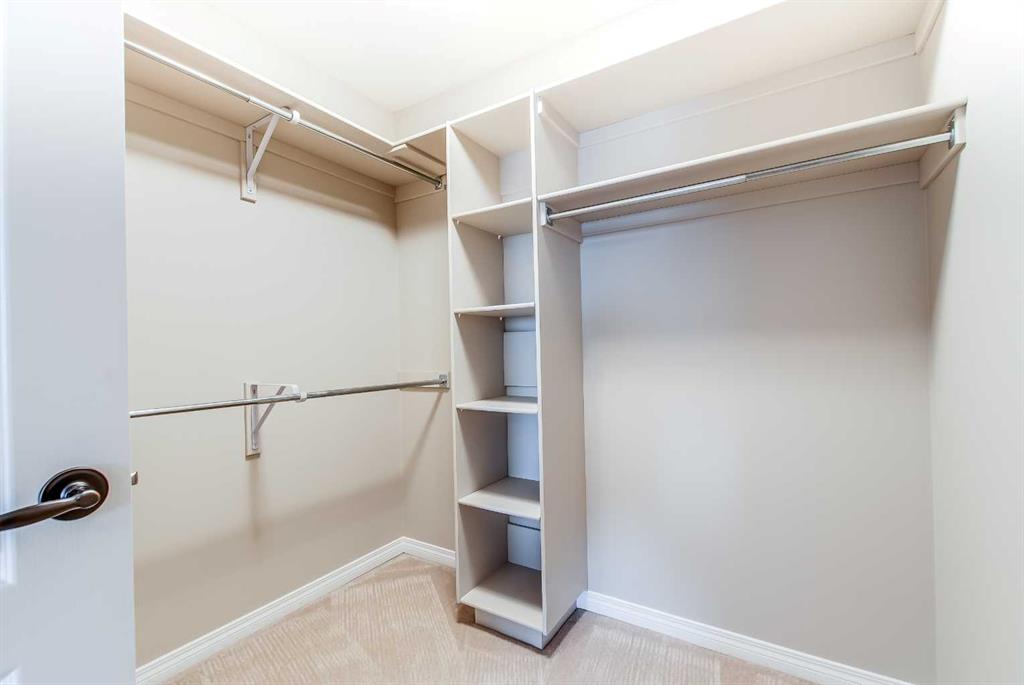 298 Somerset Way SE Unit: 32