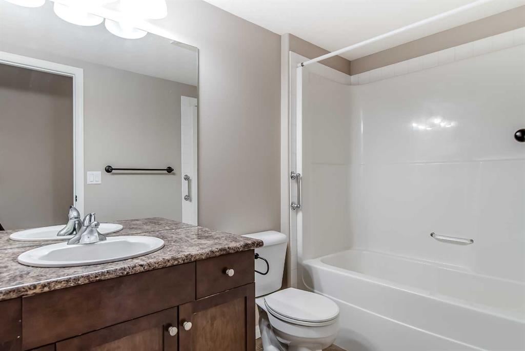298 Somerset Way SE Unit: 32