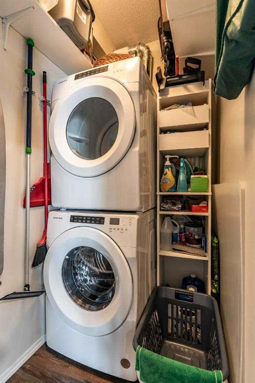 105 Main Street S Unit: 209