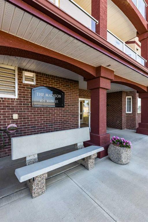 105 Main Street S Unit: 209