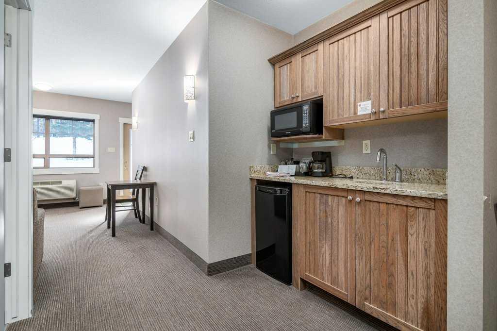 401 4 Street Unit: 604 & 605