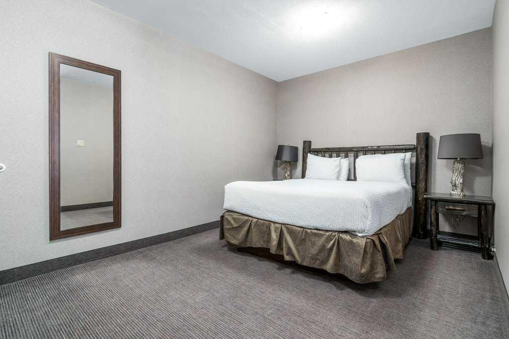 401 4 Street Unit: 604 & 605