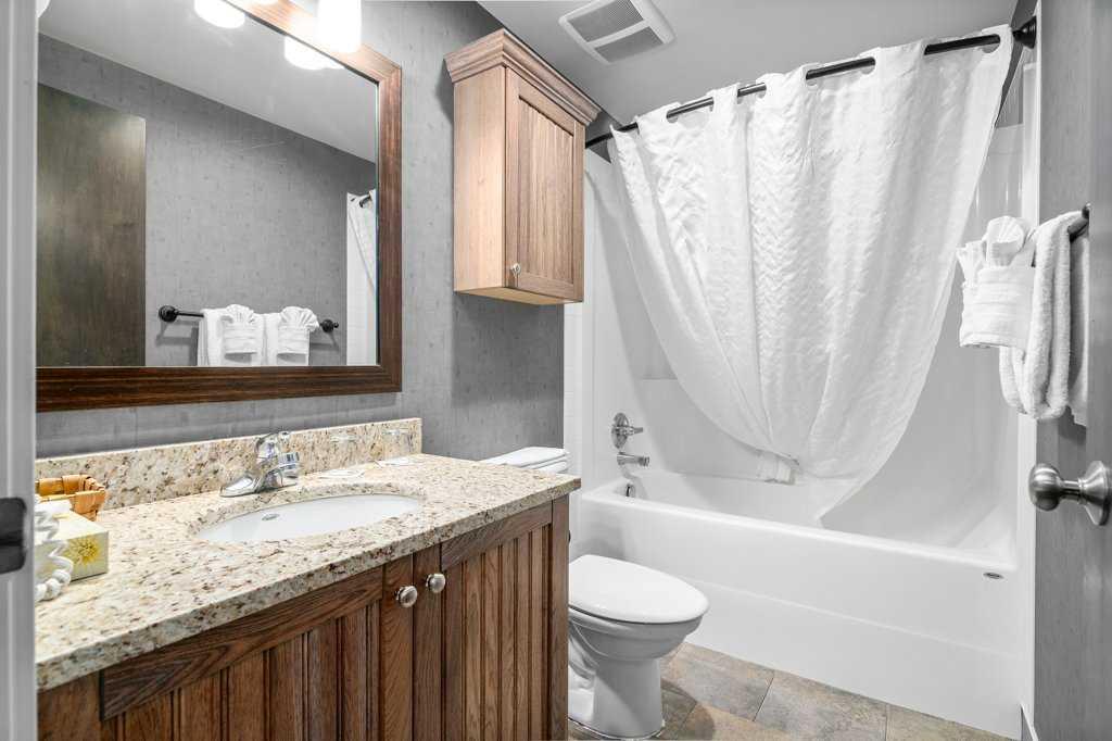 401 4 Street Unit: 604 & 605