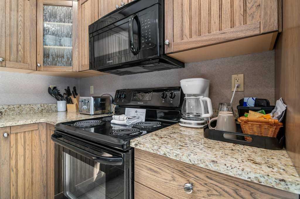 401 4 Street Unit: 604 & 605