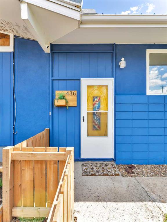 436 3 Street W