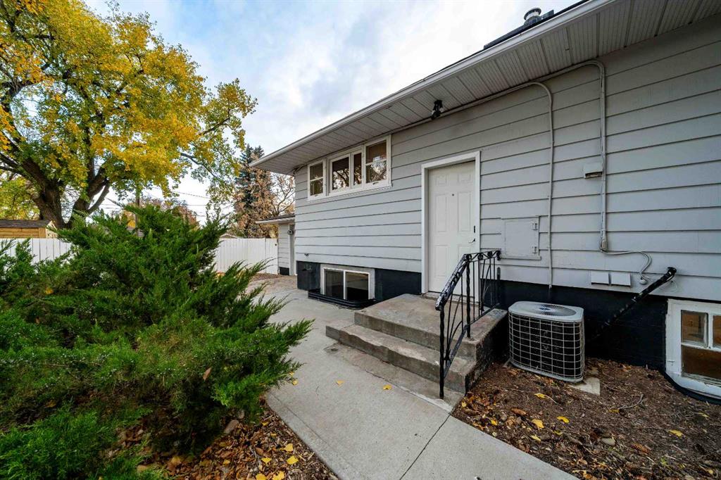 206 7th Street SE