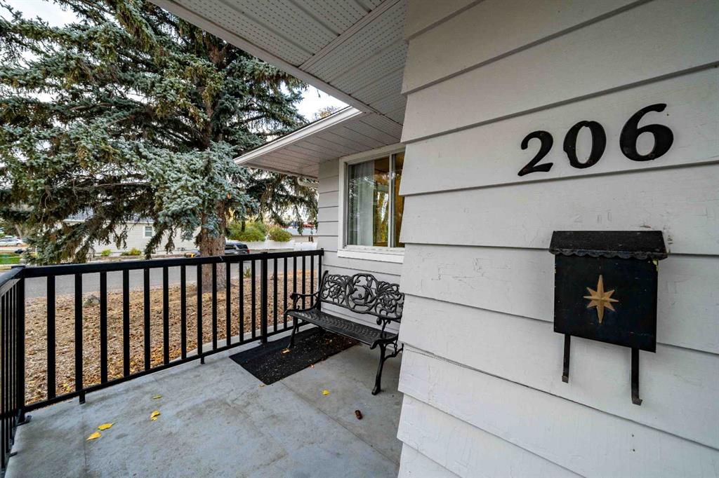 206 7th Street SE