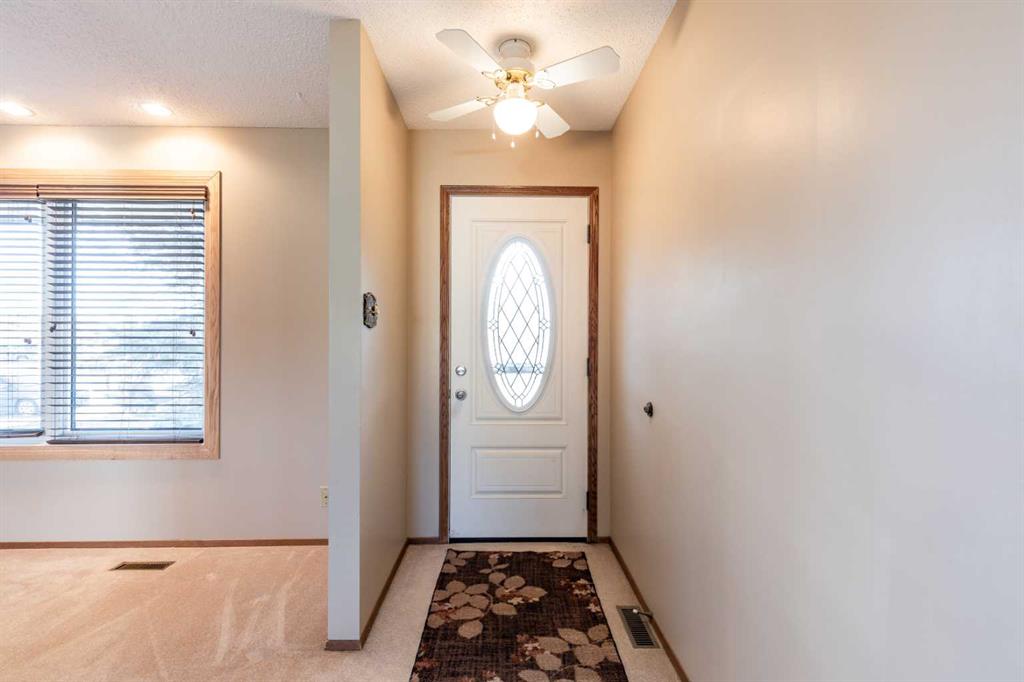 8 Ross Glen Green SE