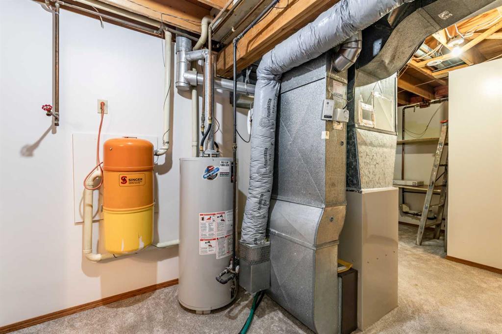 8 Ross Glen Green SE