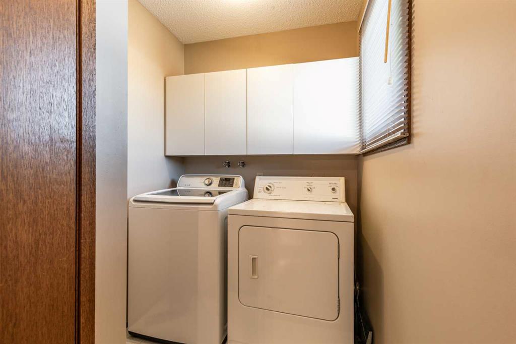 8 Ross Glen Green SE