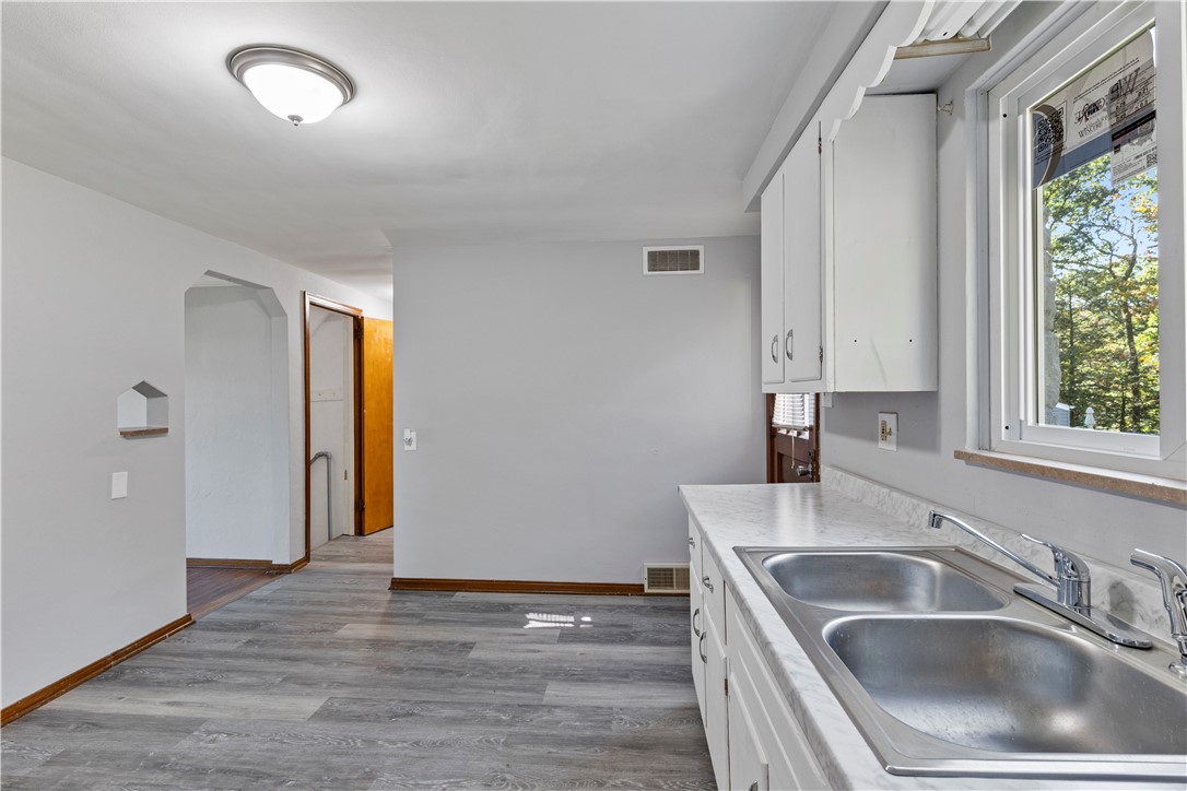 124 Saunders Station Rd