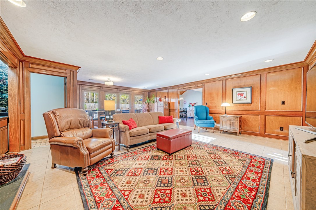 31 Tall Trees Circle