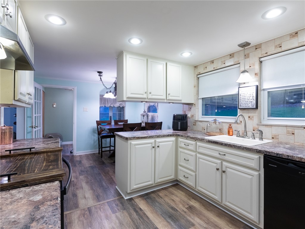 256 Cloverleaf Drive