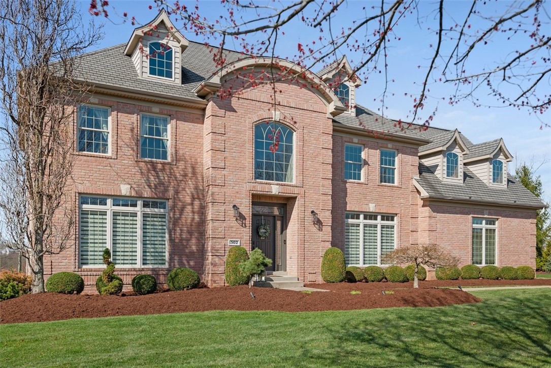 302 Buckingham Drive