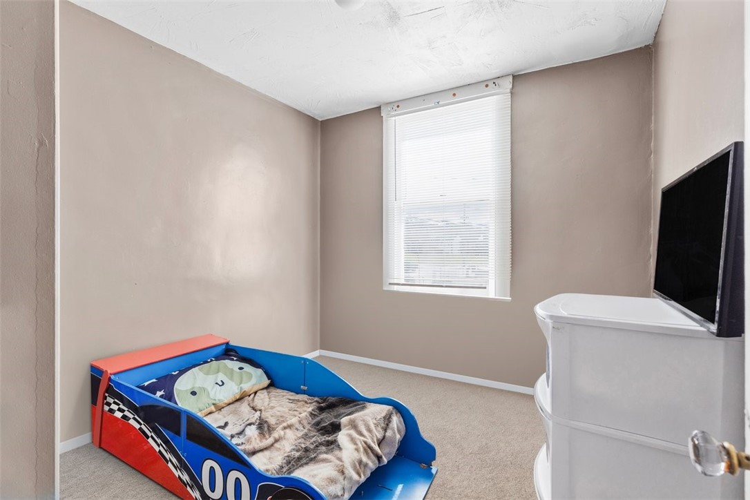 535 E Warrington Ave