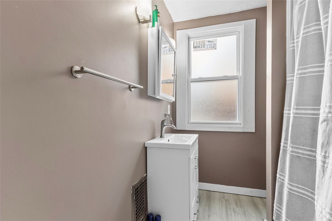 535 E Warrington Ave